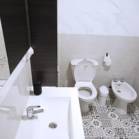 Angosta Host Habitación en casa particular Málaga