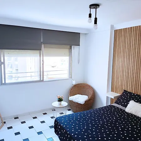 Angosta Host Málaga